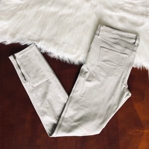 Abercrombie & Fitch Velvet-Feel Jeans